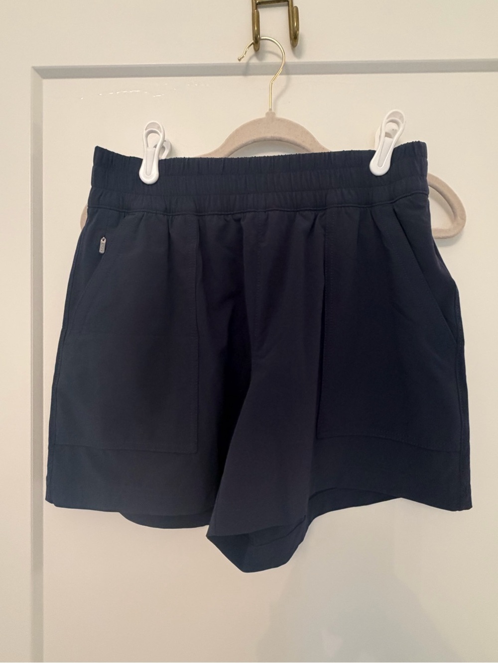 Athleta Wayfind High Rise 5” Shorts Navy